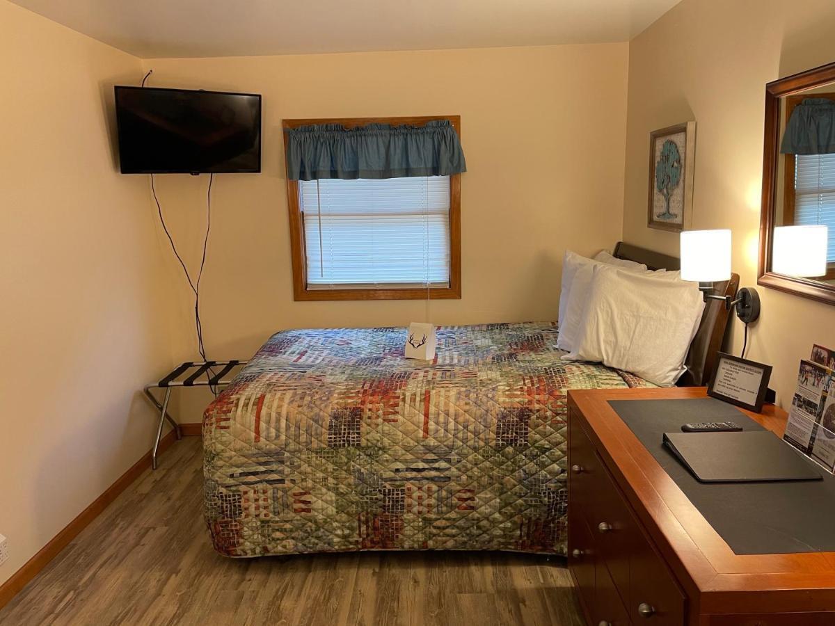Whitetail Creek Resort Lead Экстерьер фото