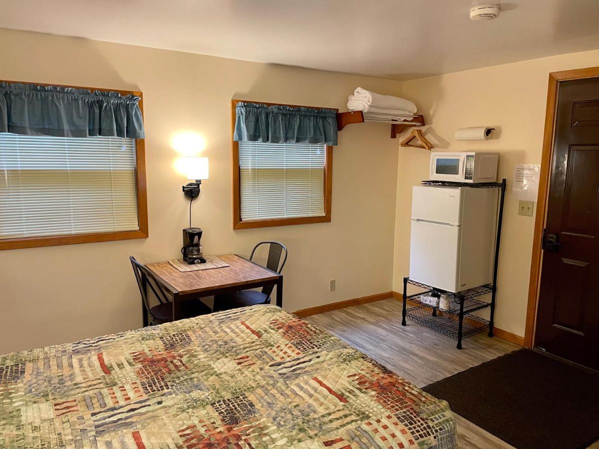 Whitetail Creek Resort Lead Экстерьер фото