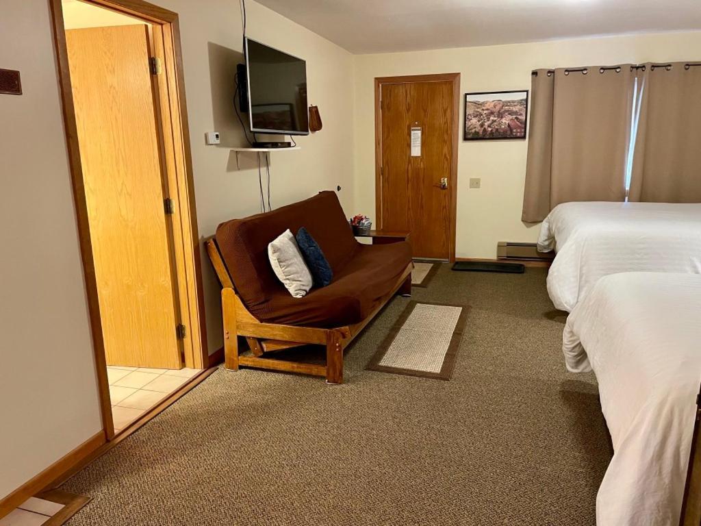 Whitetail Creek Resort Lead Экстерьер фото
